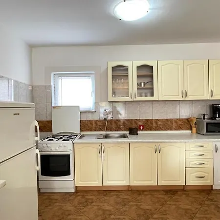 Lenny Pula,croatia Apartman *